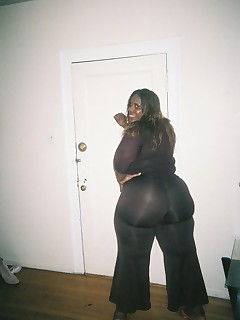 Mature Rump - Huge collection of mommys butts photos!