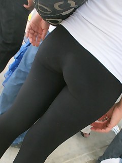 Sexy bulky rump legal age teenagers in yoga pants!